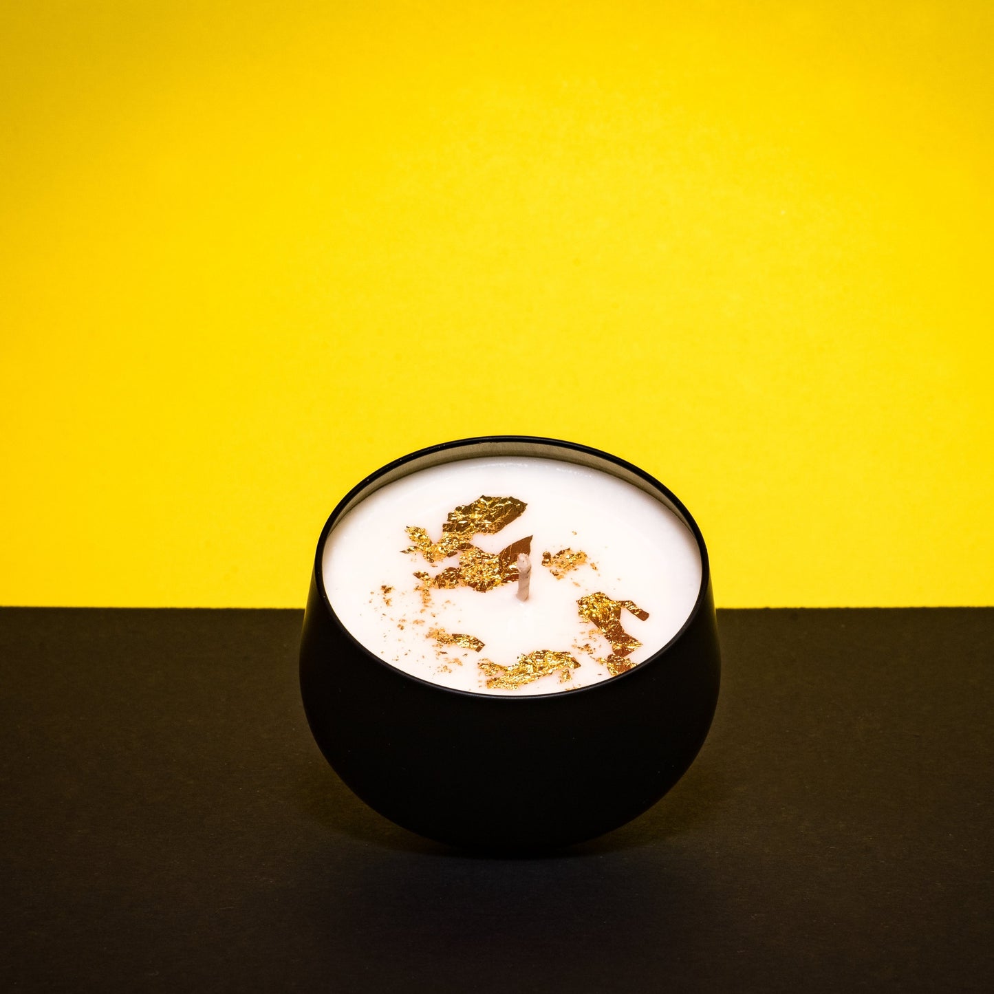 Mistletoe 24K Gold Single Wick 7 oz. Candle