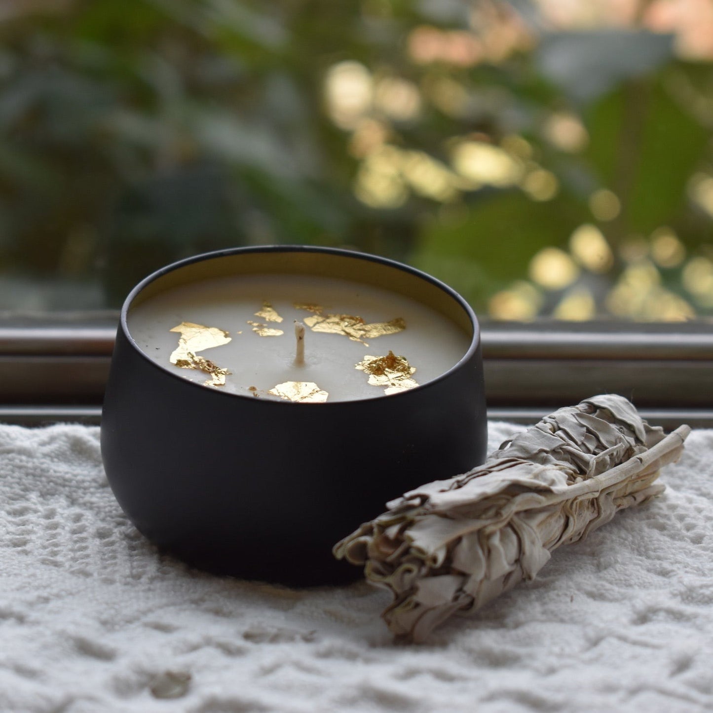 White Sage & Lavender 24K Gold Single Wick 7 oz. Candle